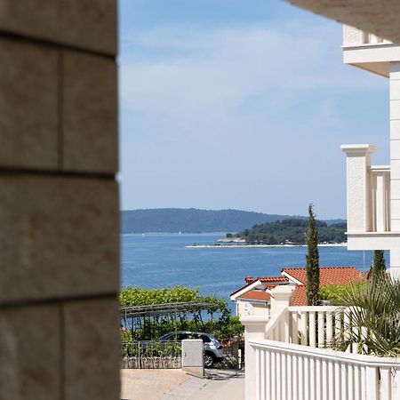 Apartments Wisibada Trogir Bagian luar foto
