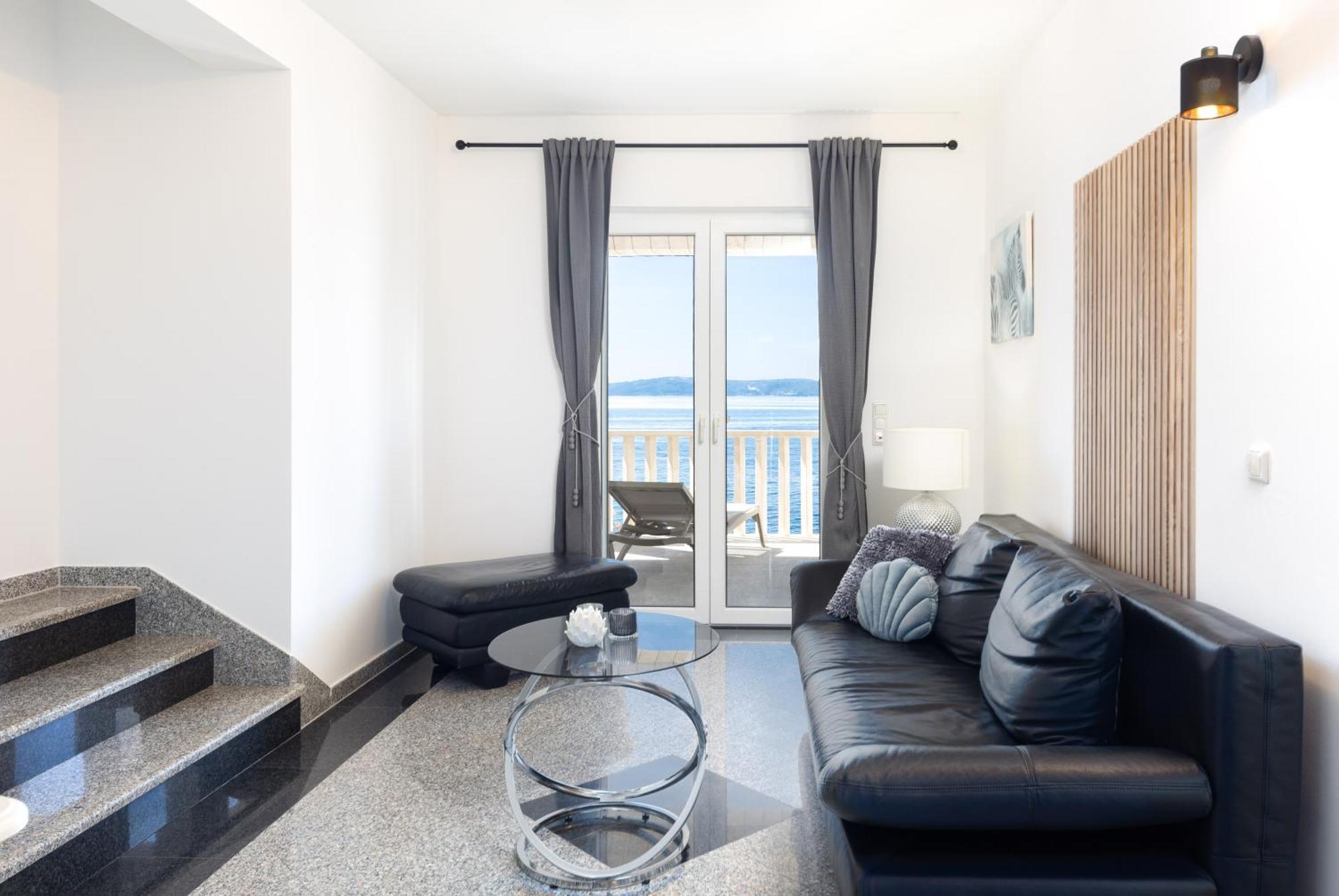 Apartments Wisibada Trogir Bagian luar foto