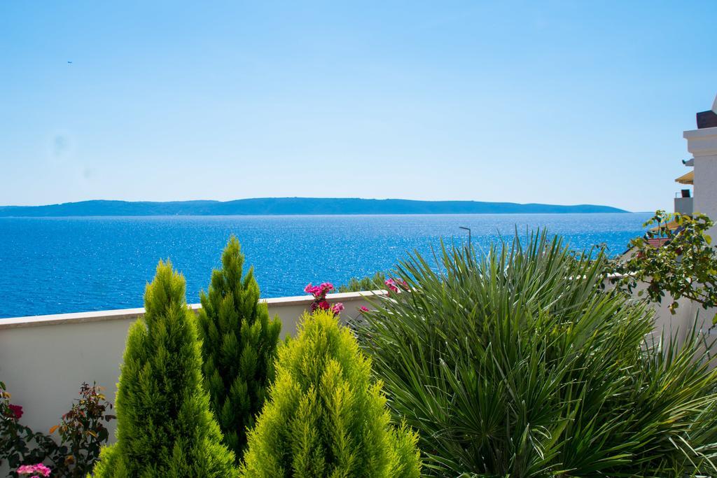 Apartments Wisibada Trogir Bagian luar foto